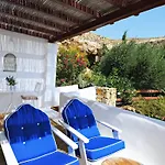 Villa Nautilia - Luxury Suites And Cottages