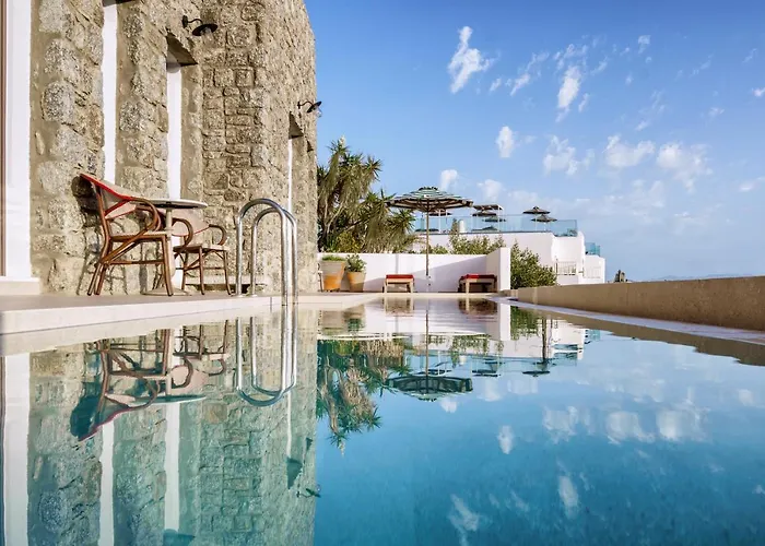 Pelican Bay Hotel