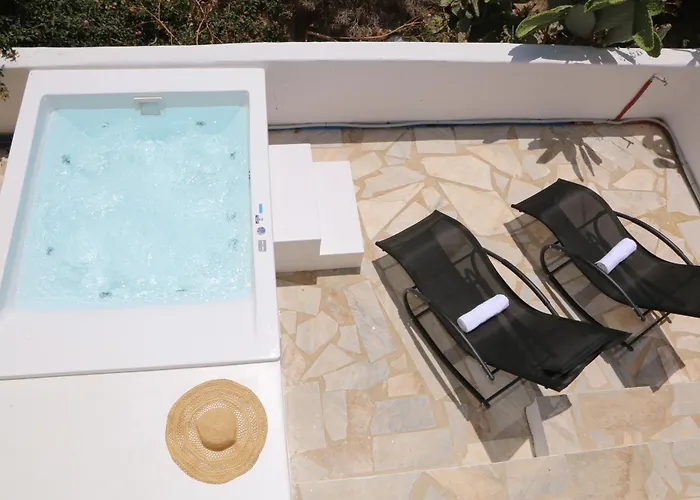 Cycladic Home With Hot Tub