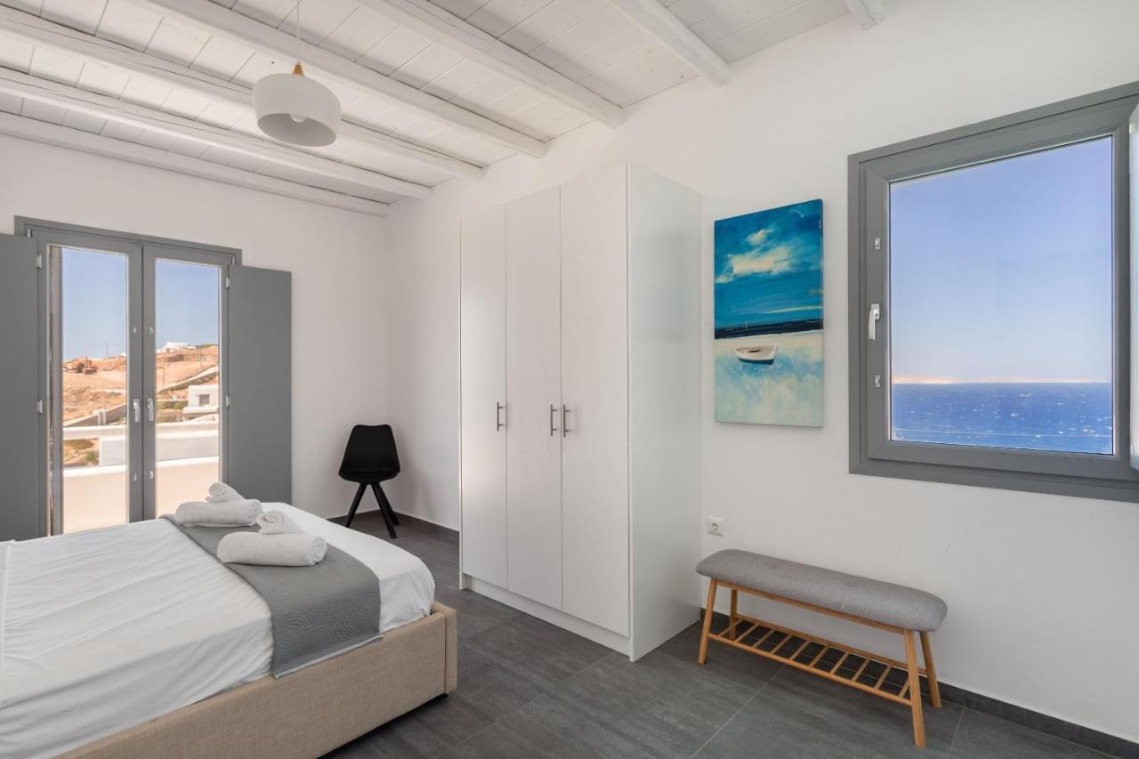 Nikoi * Mykonos Town