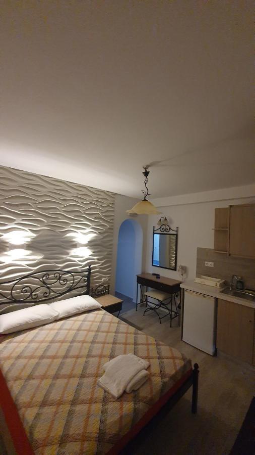 Germanos Studios Apartment