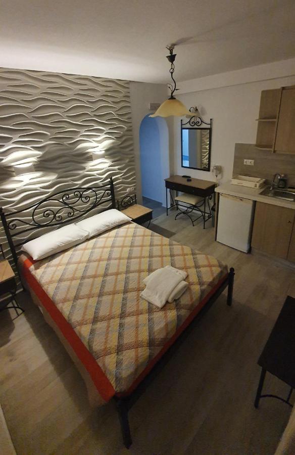 Apartment Germanos Studios *