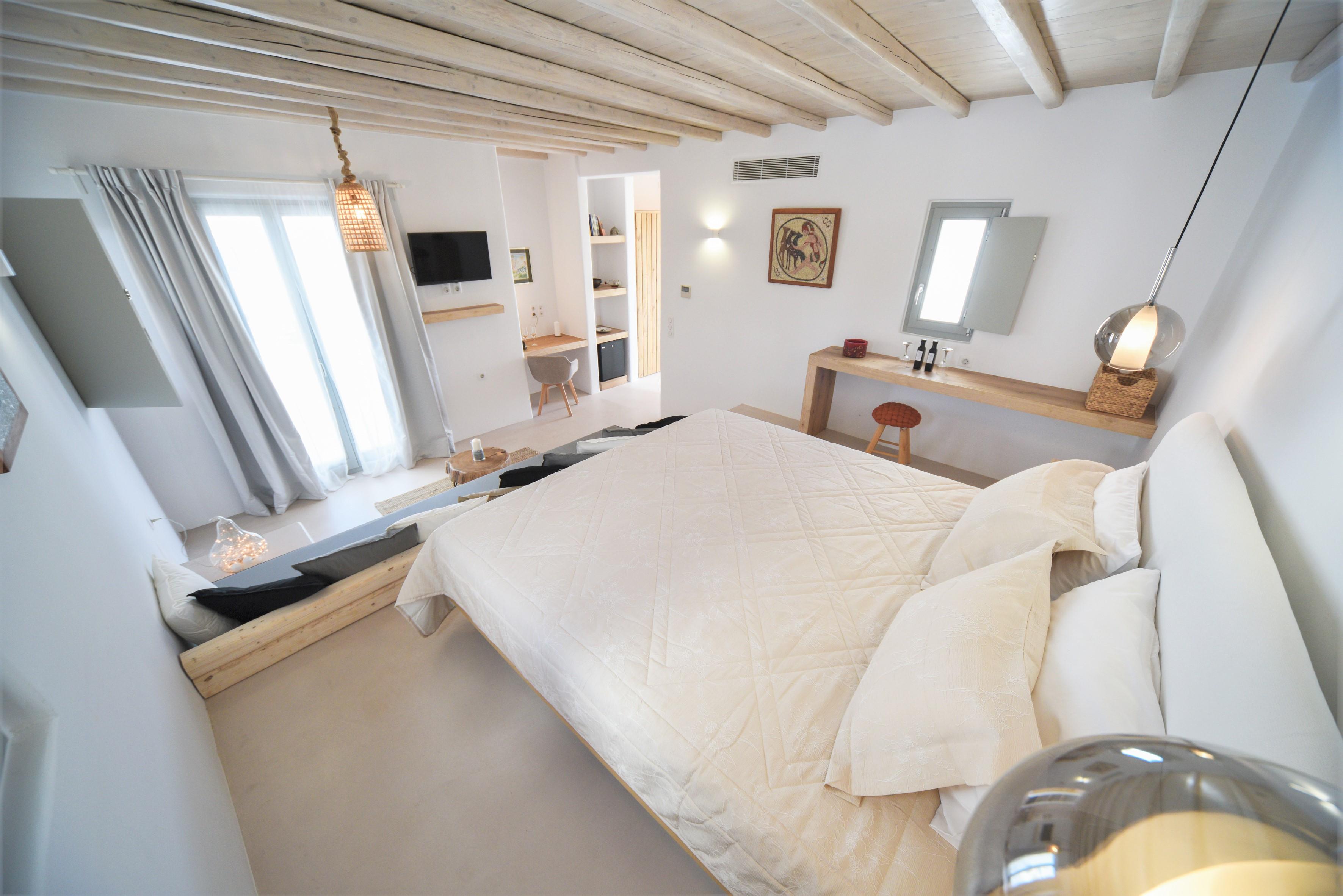 Myconian Crown Hotel 4*