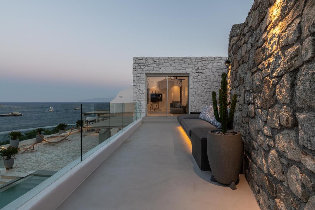 Lilium I - Overlooking Psarou Bay, Mykonos