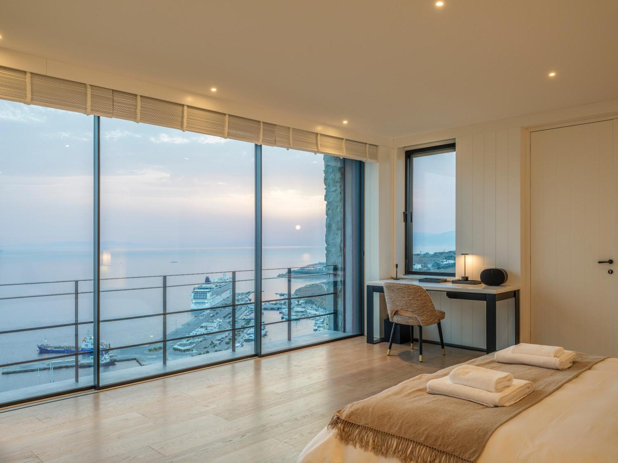 Silver Breeze Villa *