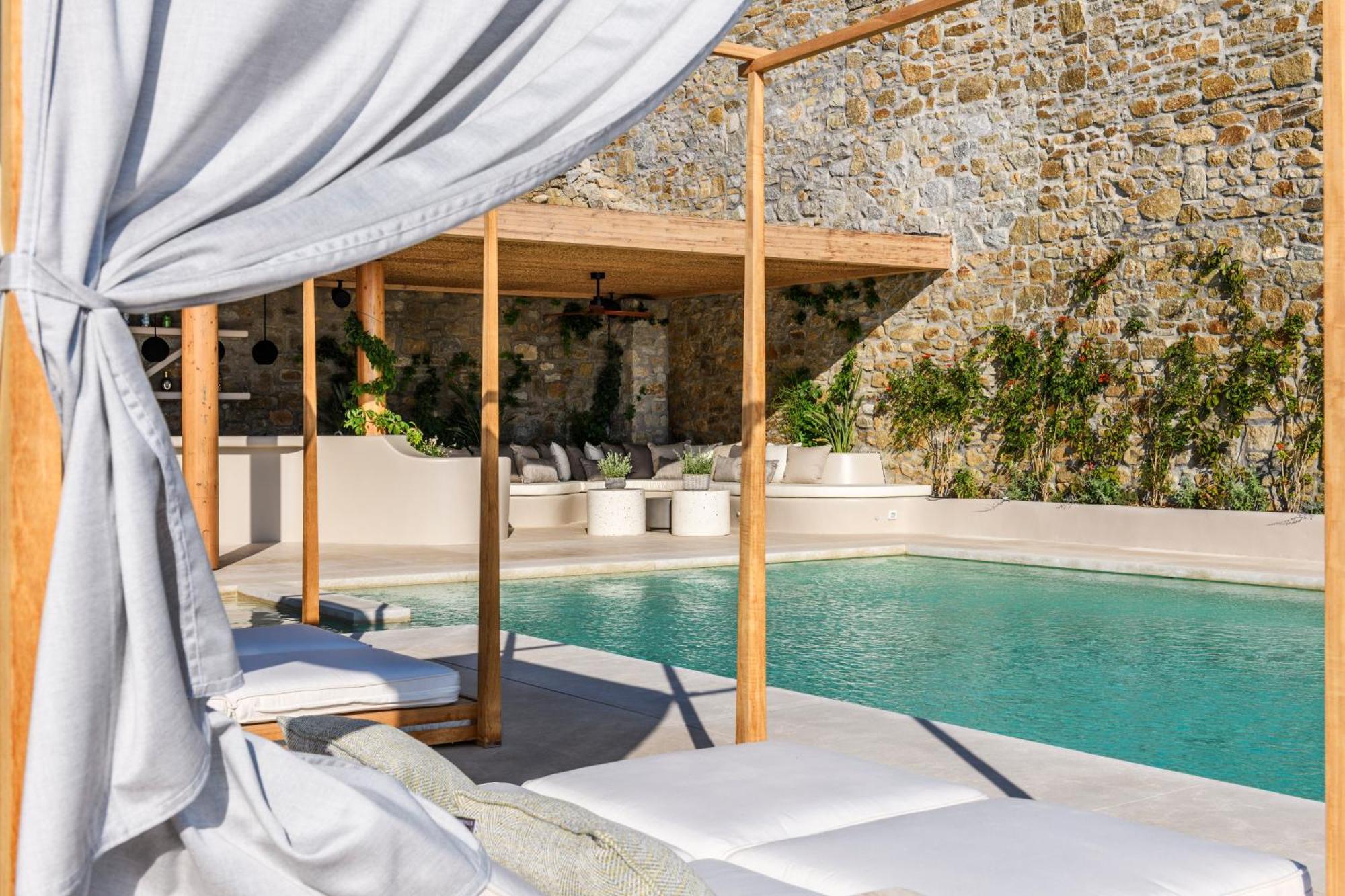 Silver Breeze * Mykonos Town