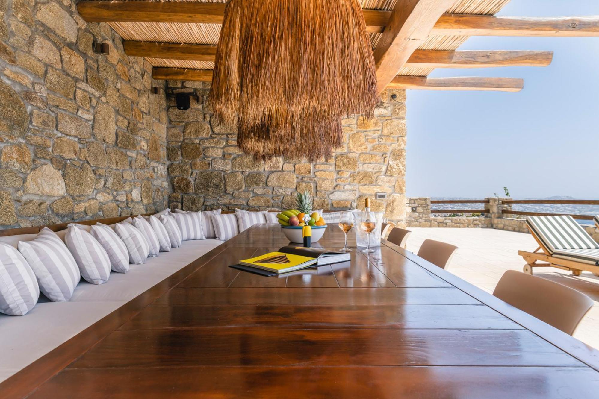 Olivia Mykonos *
