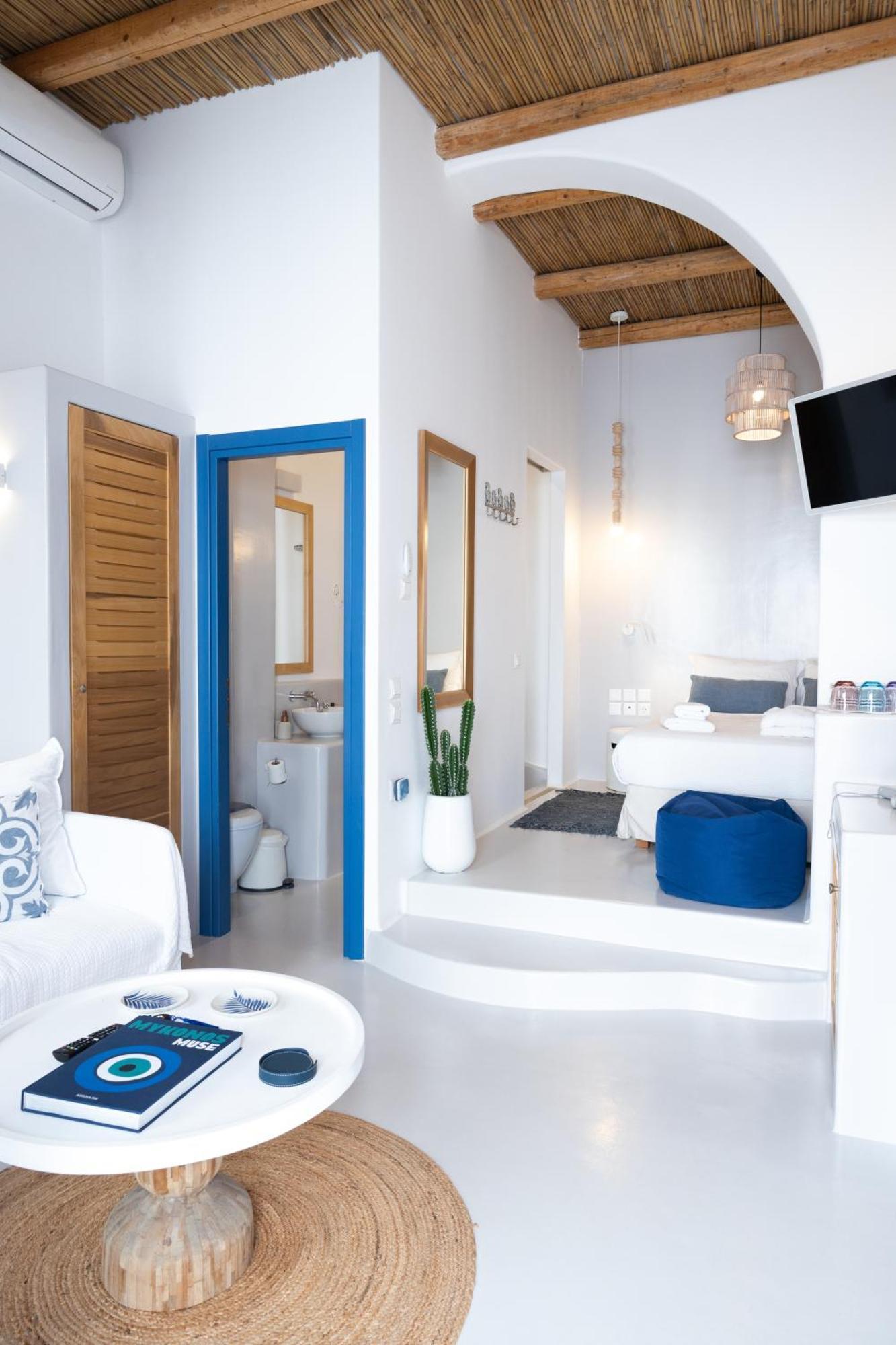 Chiara Mykonos *