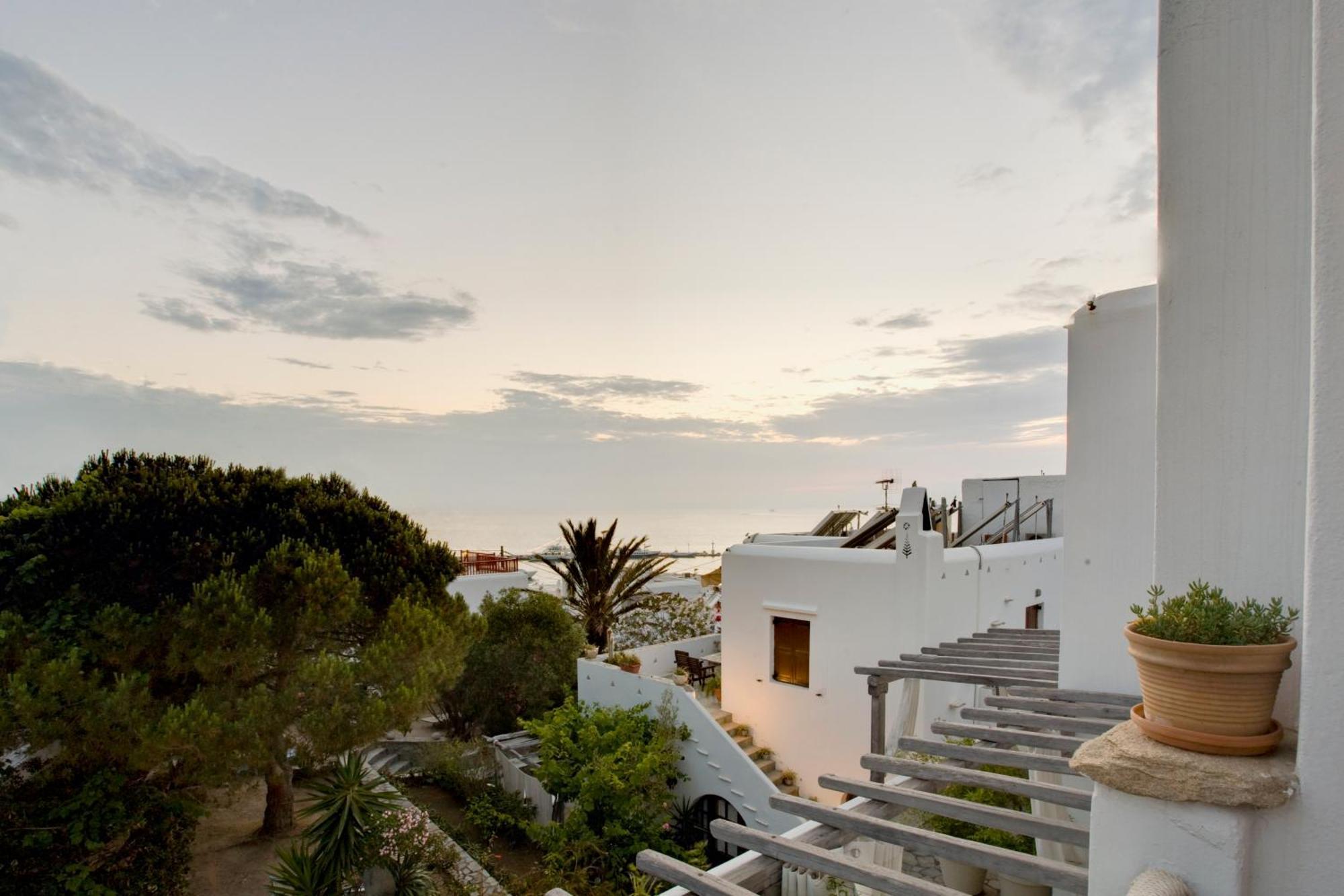 Aparthotel & Rania Mykonos Town