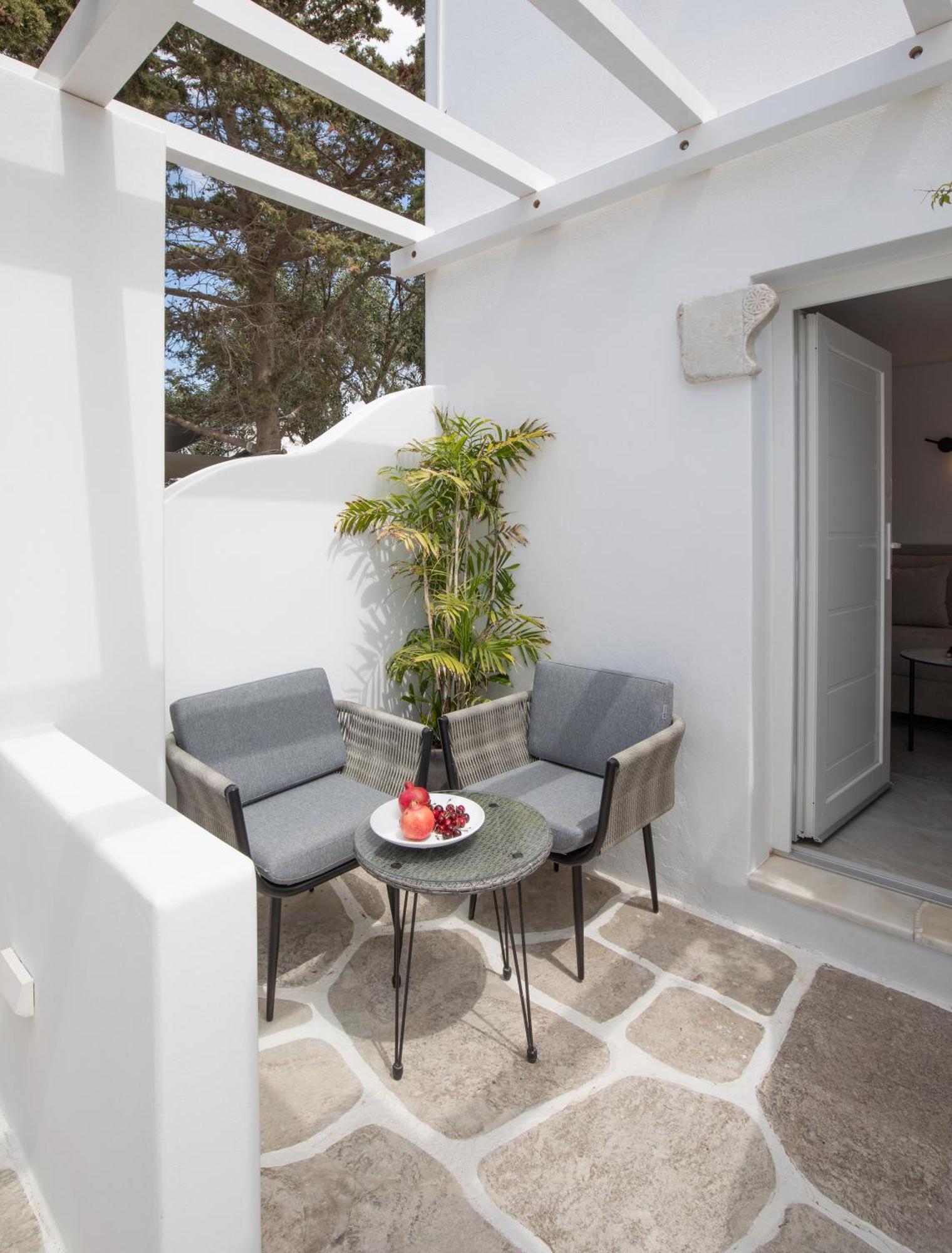 Mytheo * Mykonos Town