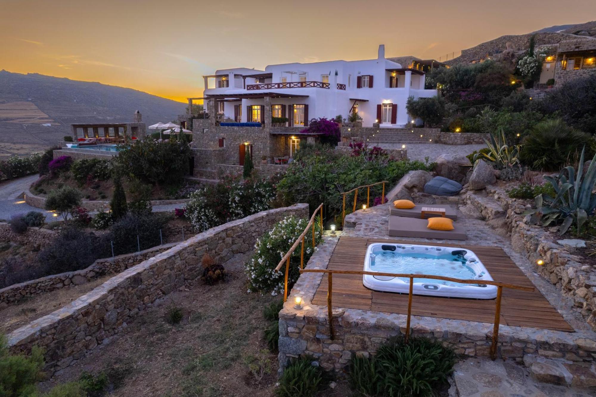 Hotel Nautilia - Luxury And 3*