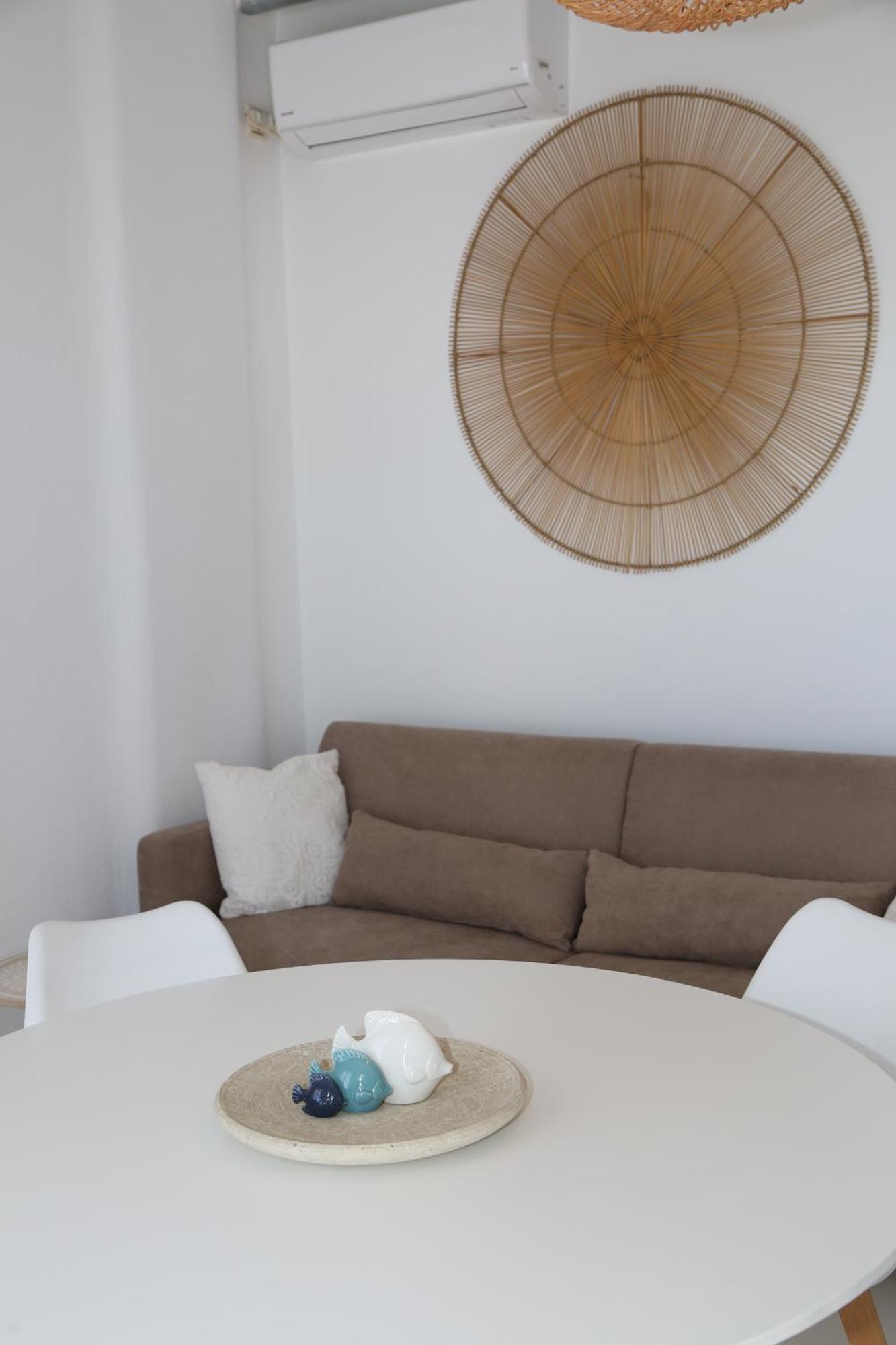 Cycladic With Hot Tub Ferienhaus