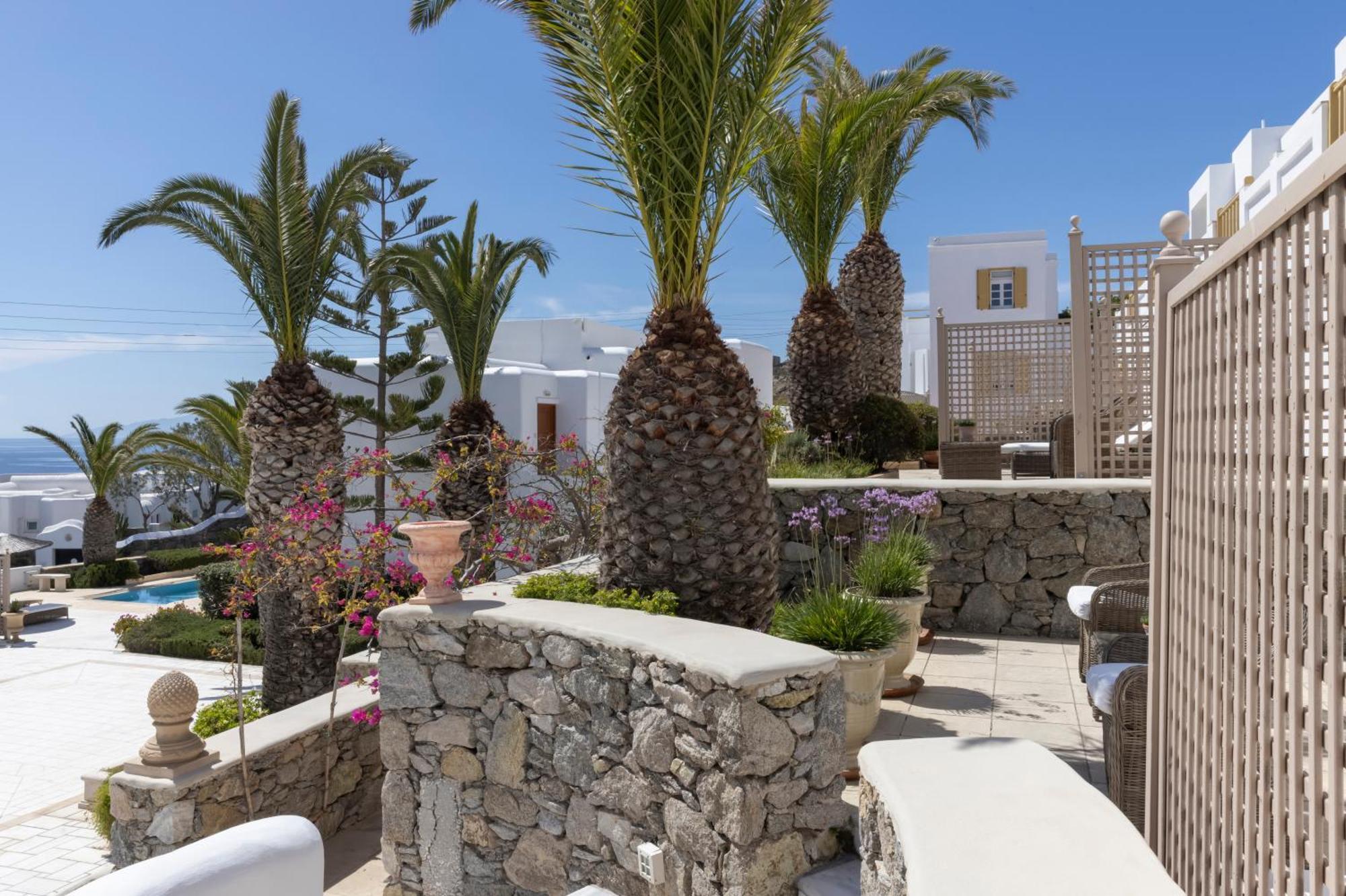 Dorion Hotel