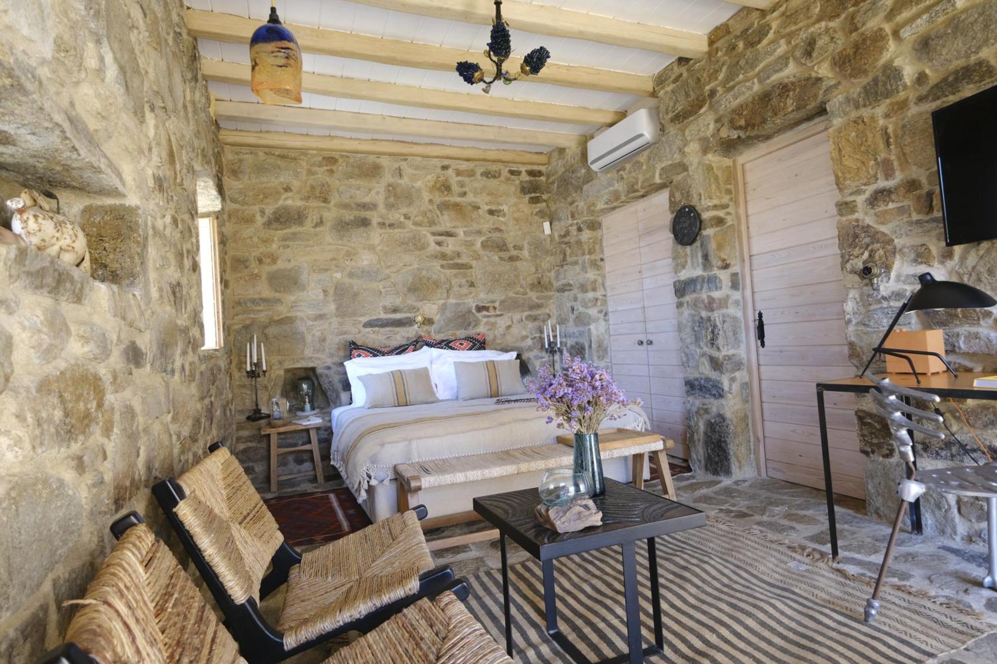 Nautilia - Luxury And Kalafatis