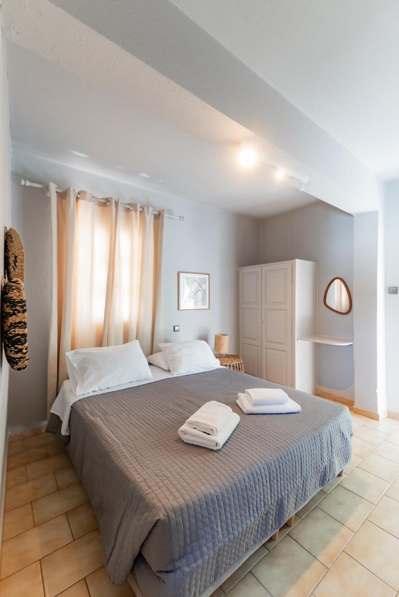 Aparthotel Rania Sea View 3*