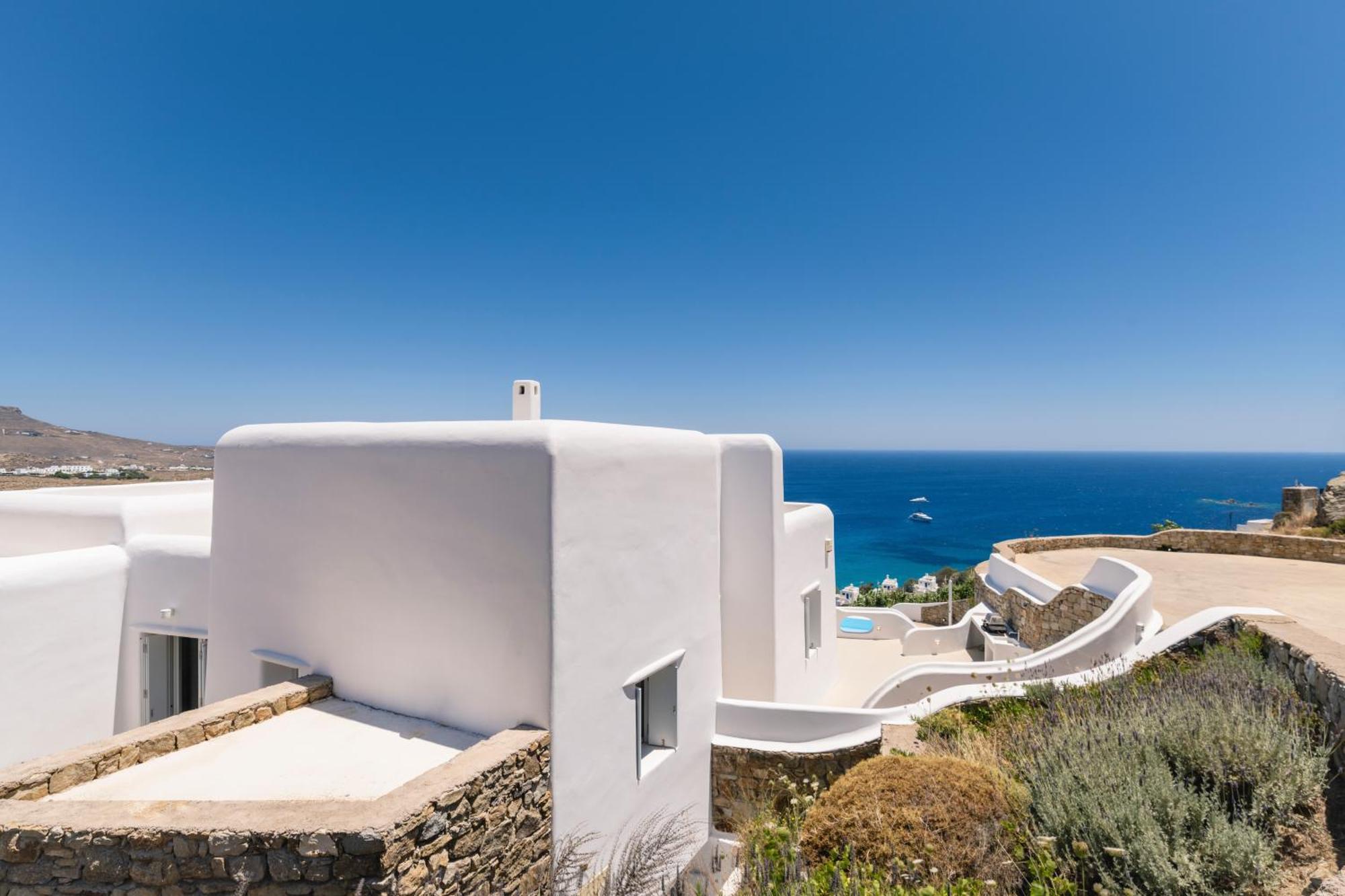 Luxury With Stunning Views Above Kalo Livadi Mykonos Town