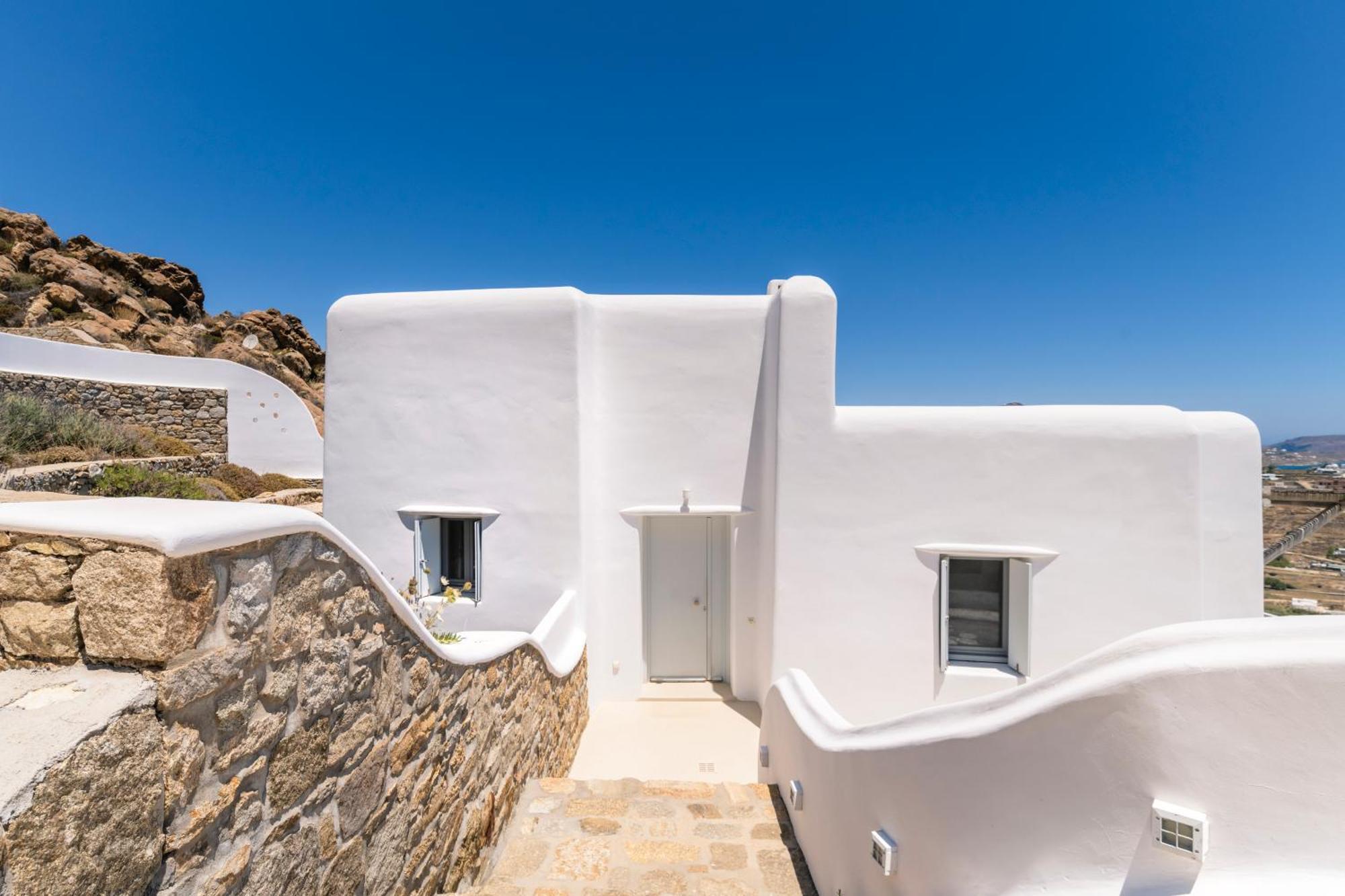 Luxury With Stunning Views Above Kalo Livadi *