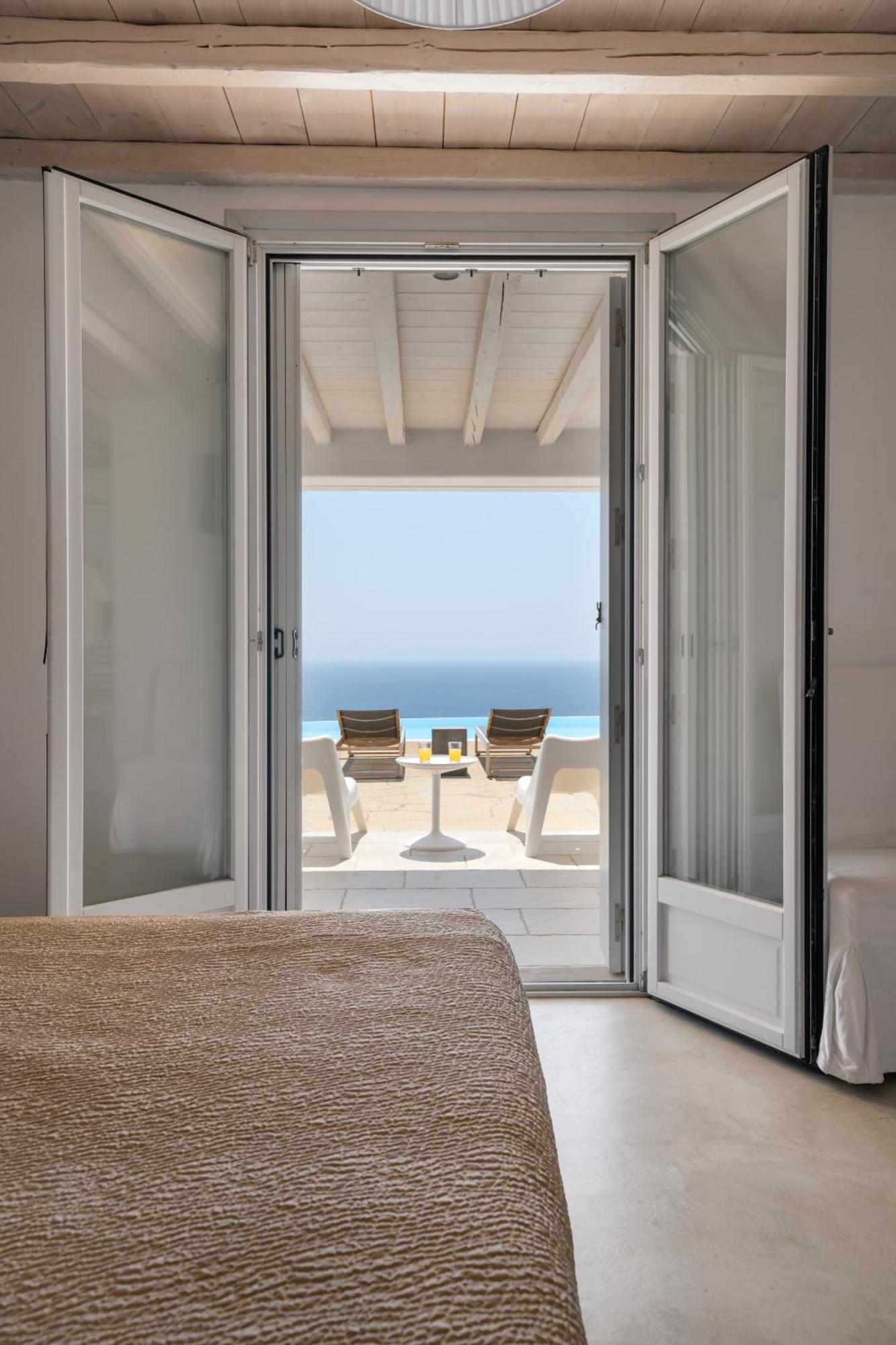 Luxury With Stunning Views Above Kalo Livadi