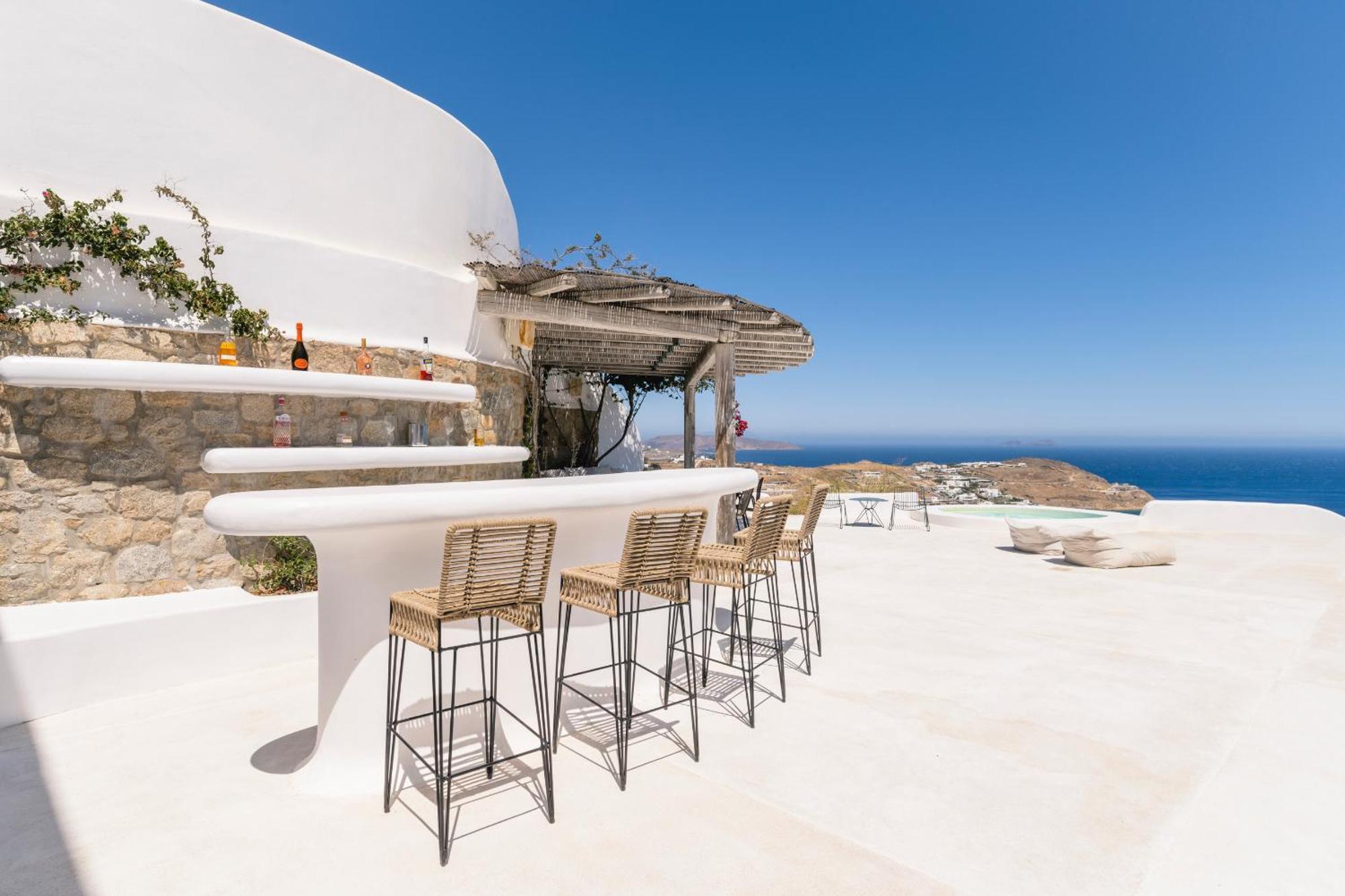 Luxury With Stunning Views Above Kalo Livadi Mykonos Town