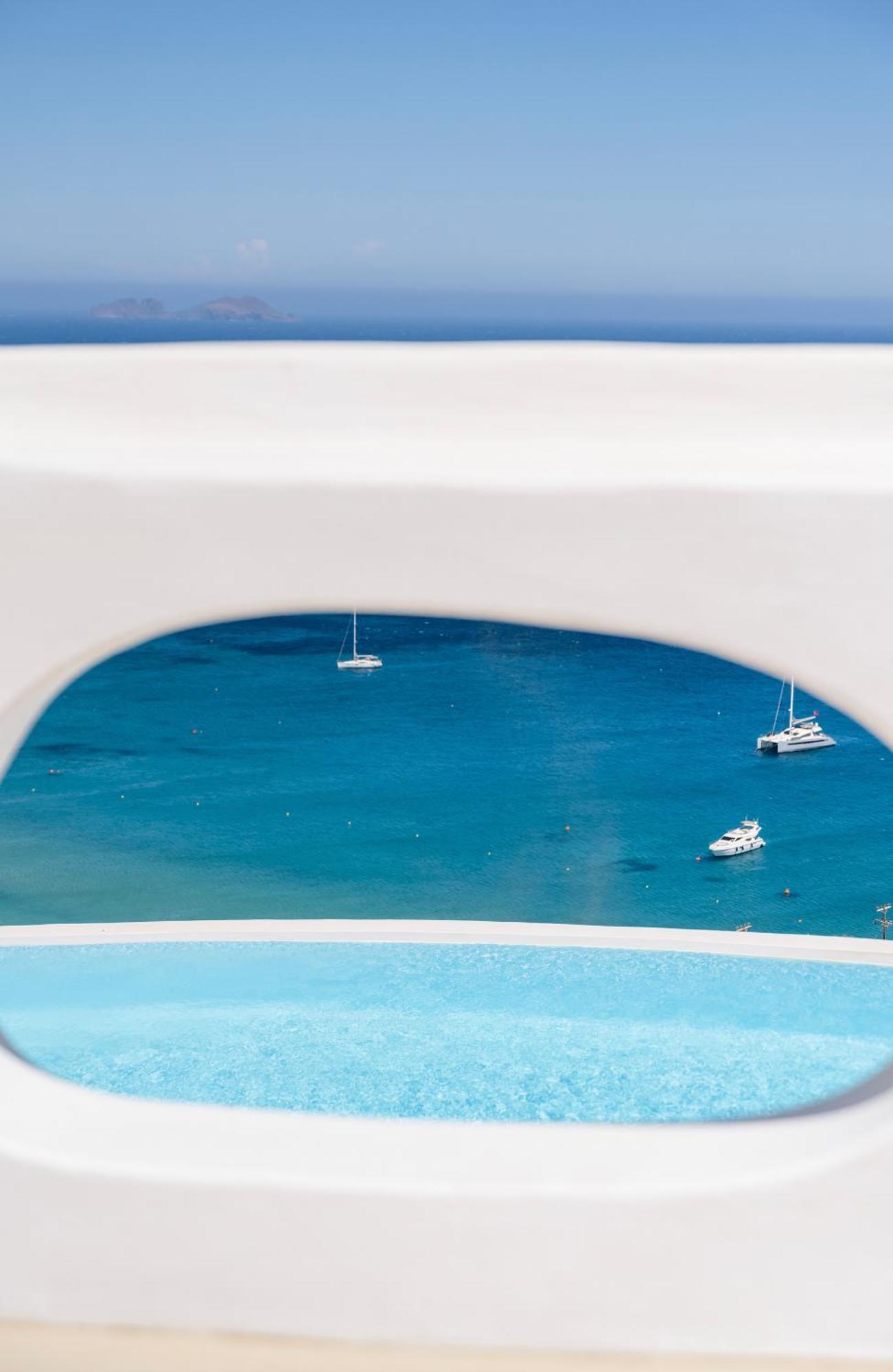 Luxury With Stunning Views Above Kalo Livadi Villa Mykonos Town