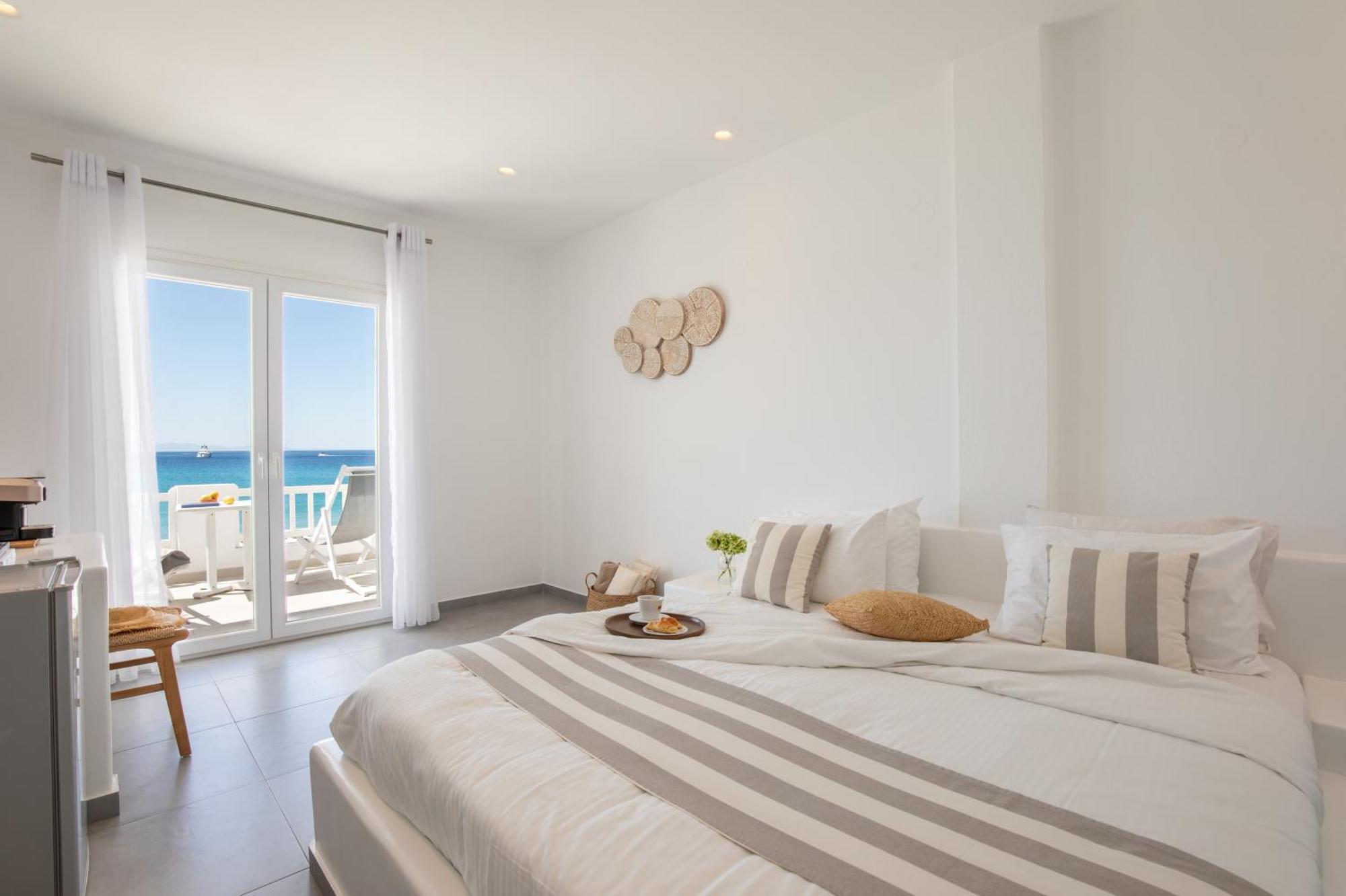 Hotel Acrogiali Beachfront Mykonos 4*