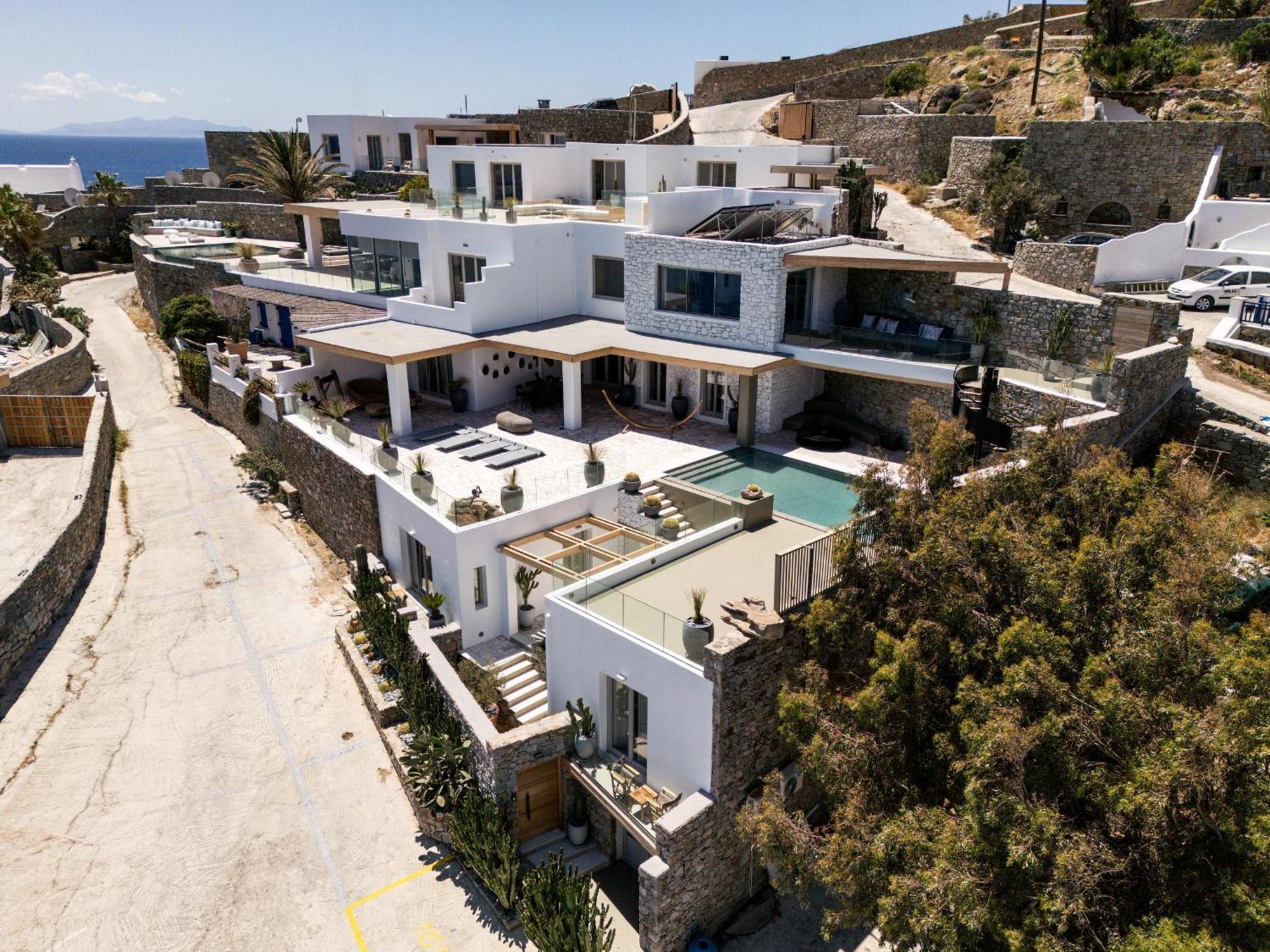 Villa Lilium I - Overlooking Psarou Bay, Mykonos *