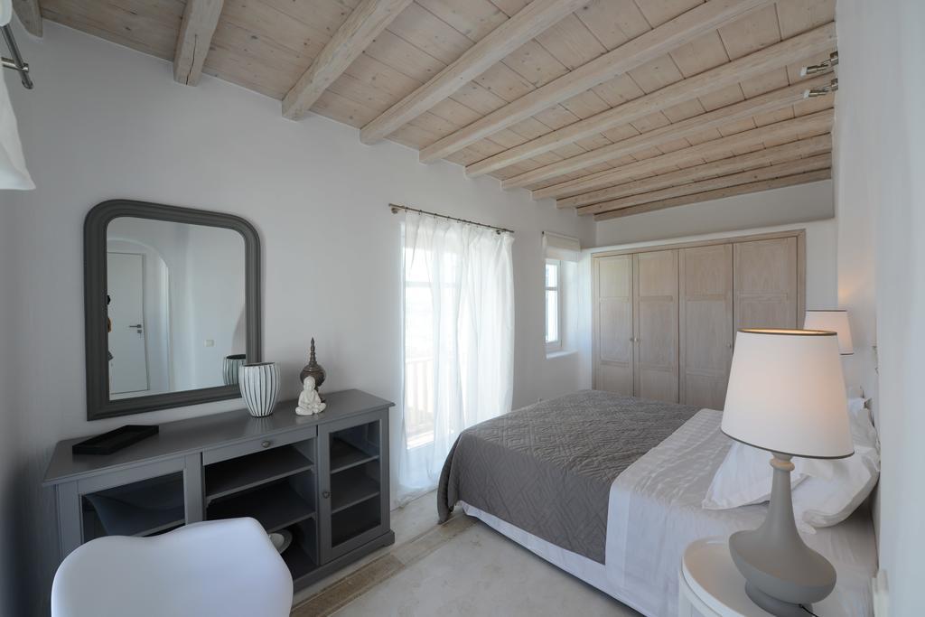 Villa Pearl Near Ornos By Diles *