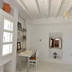 Mykonos 4 Bedroom Cycladic Home With Free Parking