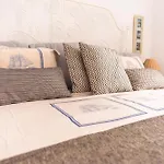 Fresh Renovated Maisonette Close To The Beach