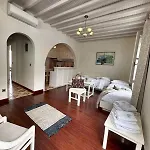 Le Coq Apartments