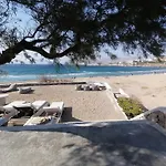Markos Beach Rooms & Studios