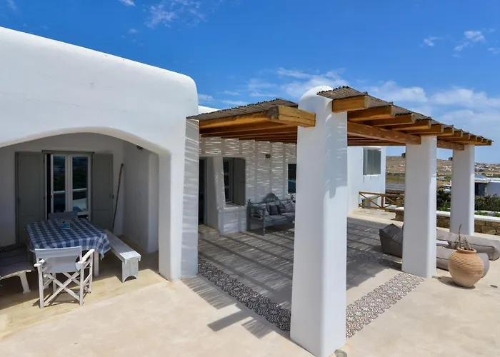 Mykonos 4 Bedroom Cycladic Home With Free Parking