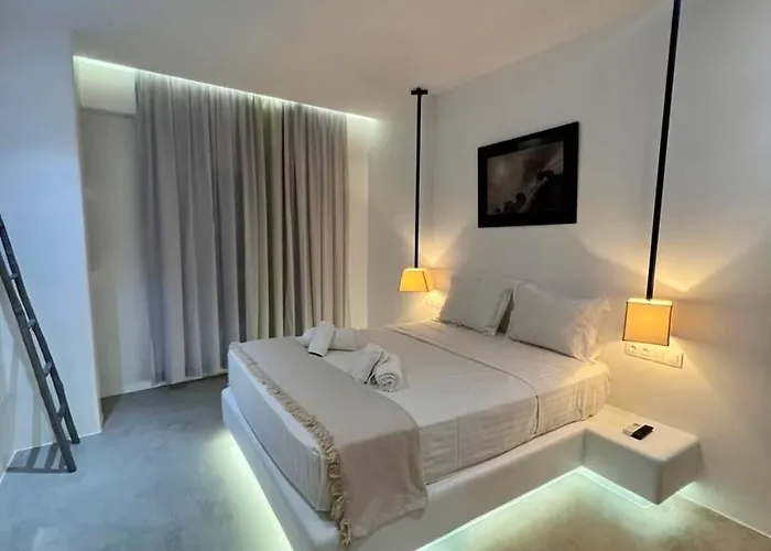 Luxury Apartment Center Of Mykonos Town - Sleeps 4