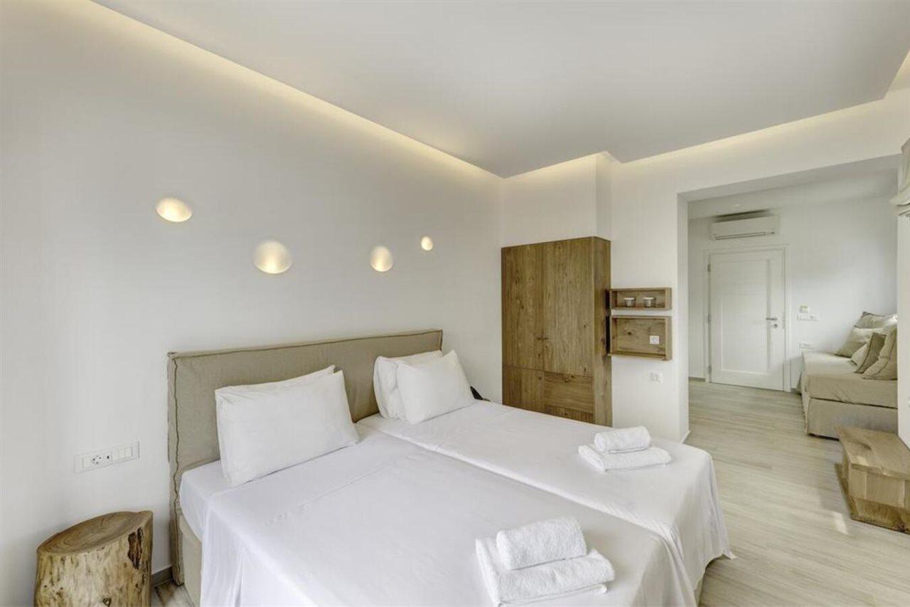 Makis Place Aparthotel Tourlos