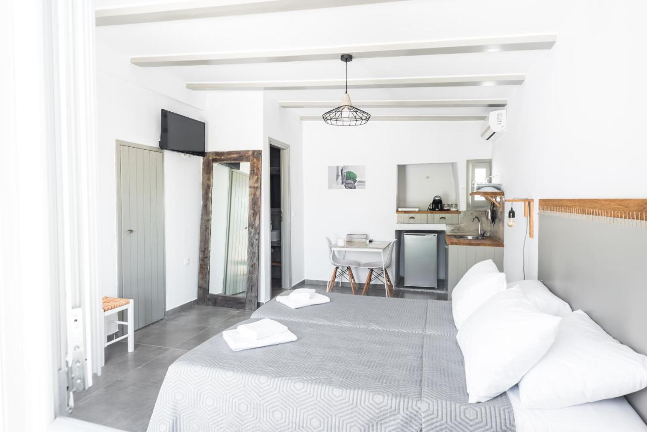 White And Grey Appartement *