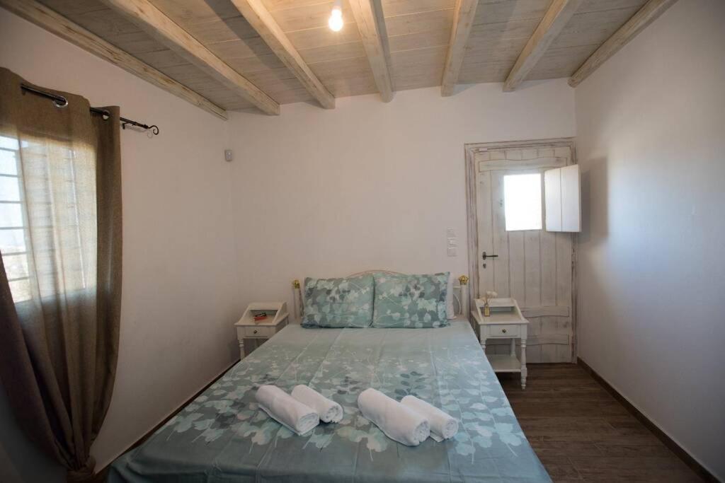 Jakie Mykonos Town