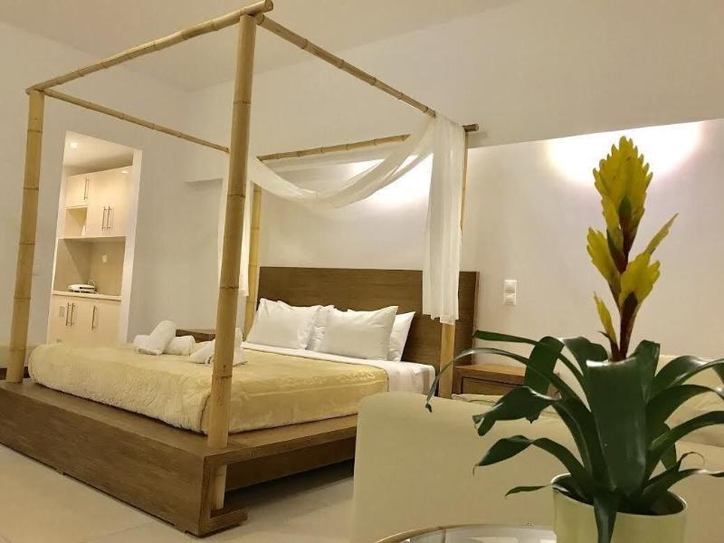 Queen Boutique Mykonos Town