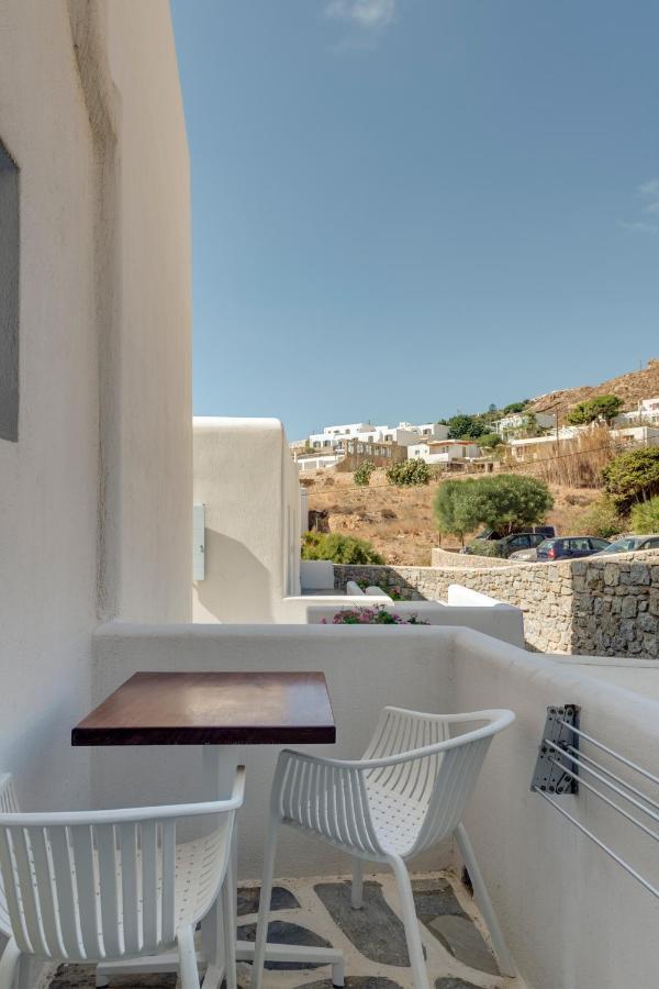Makis Place Aparthotel 2*