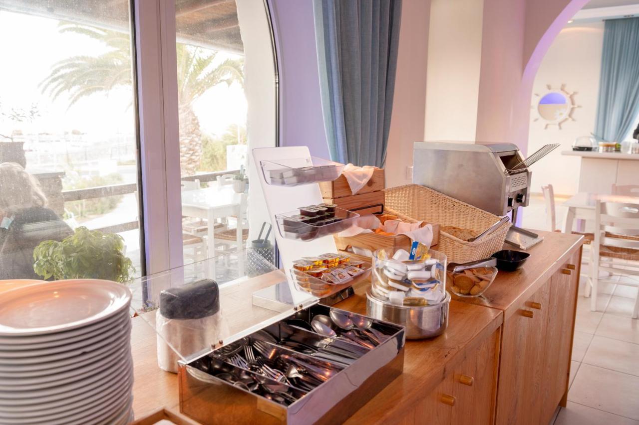 Makis Place Aparthotel Tourlos