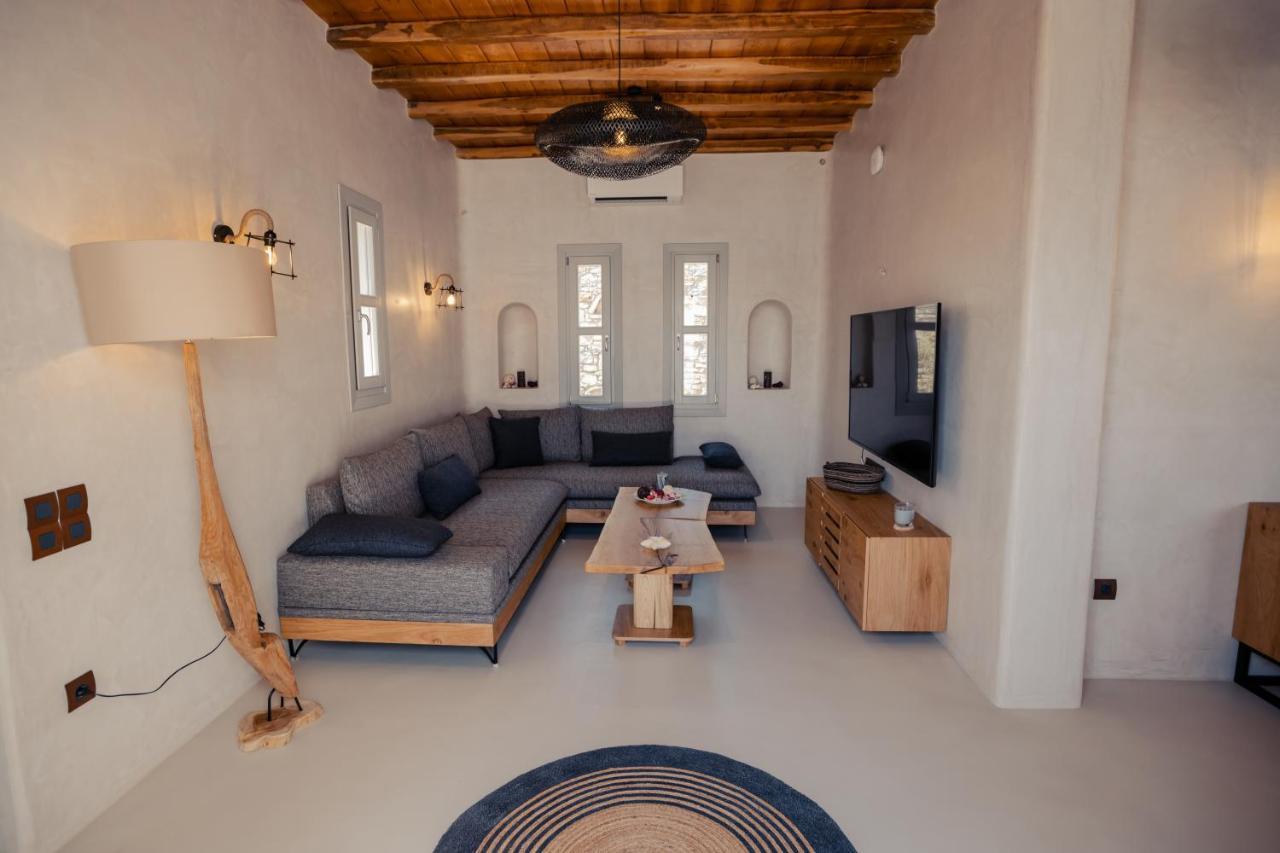 Sapphire Black Villa *