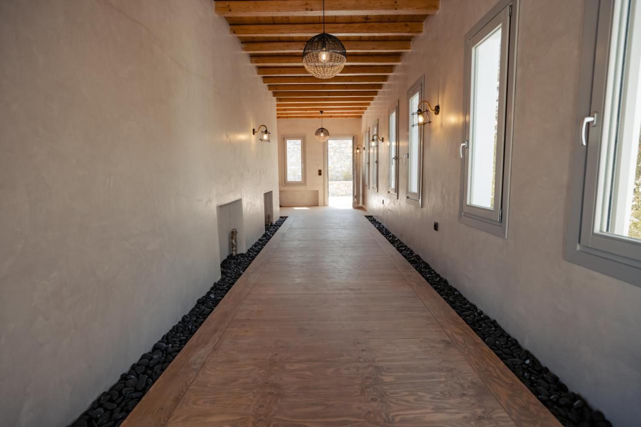 Sapphire Black * Glastros (Mykonos)