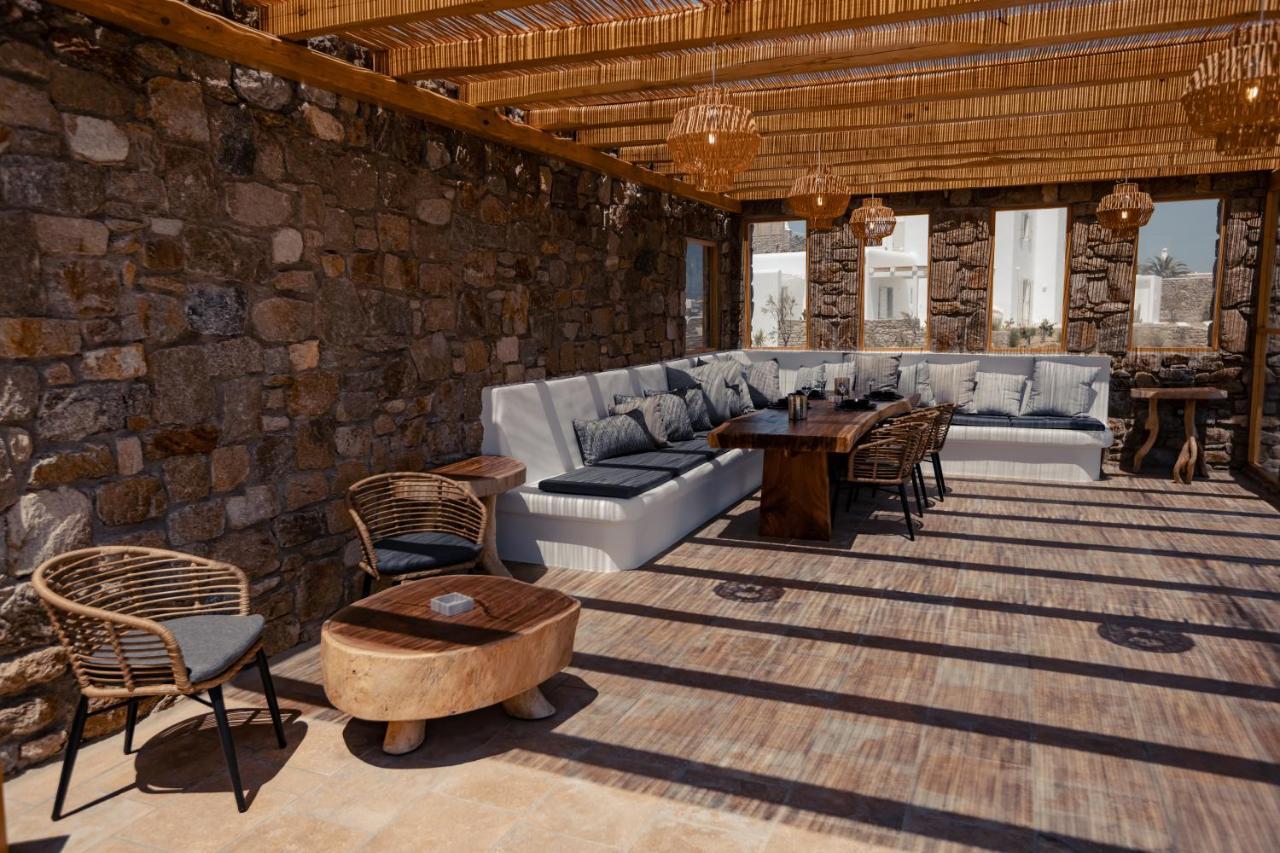 Sapphire Black Villa