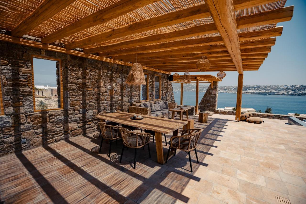 Villa Sapphire Black