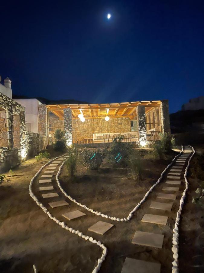 Villa Sapphire Black