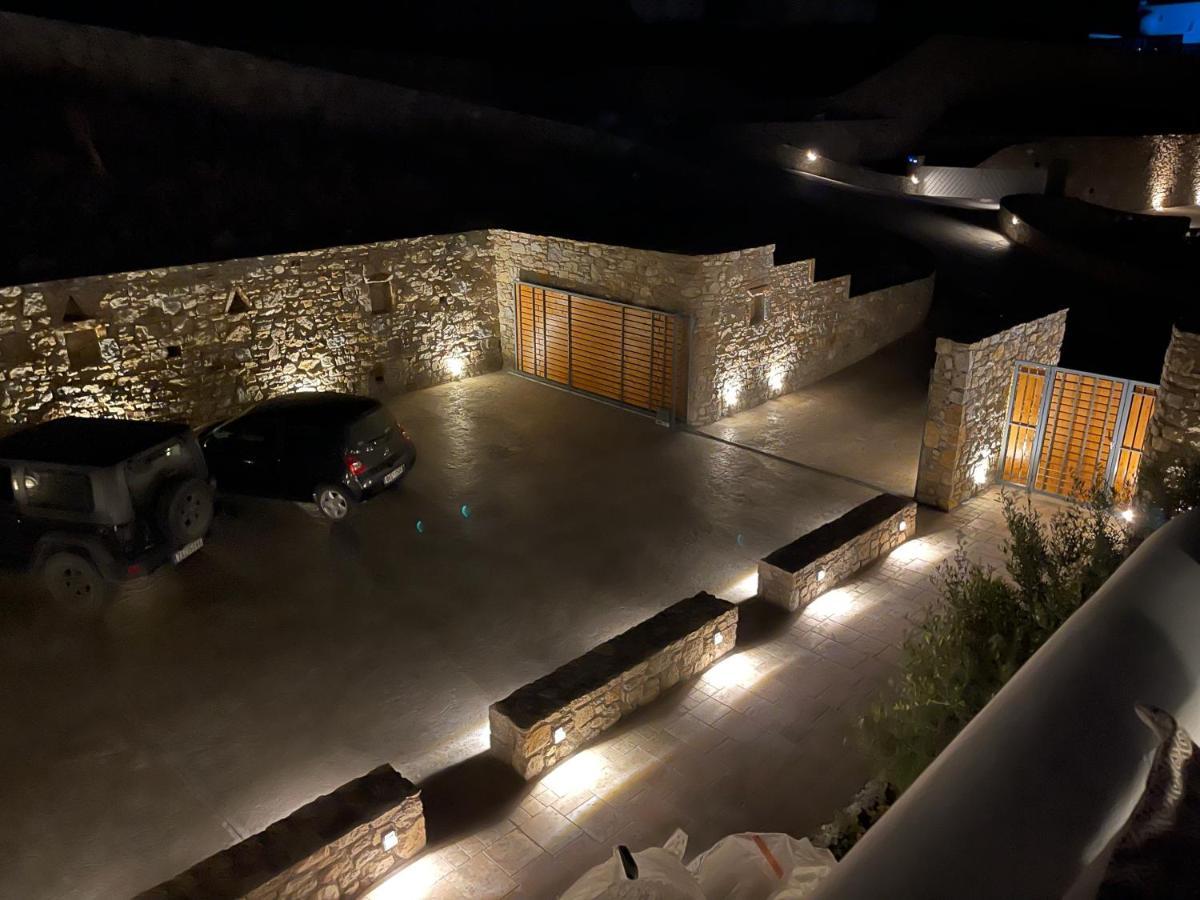 Sapphire Black Villa *