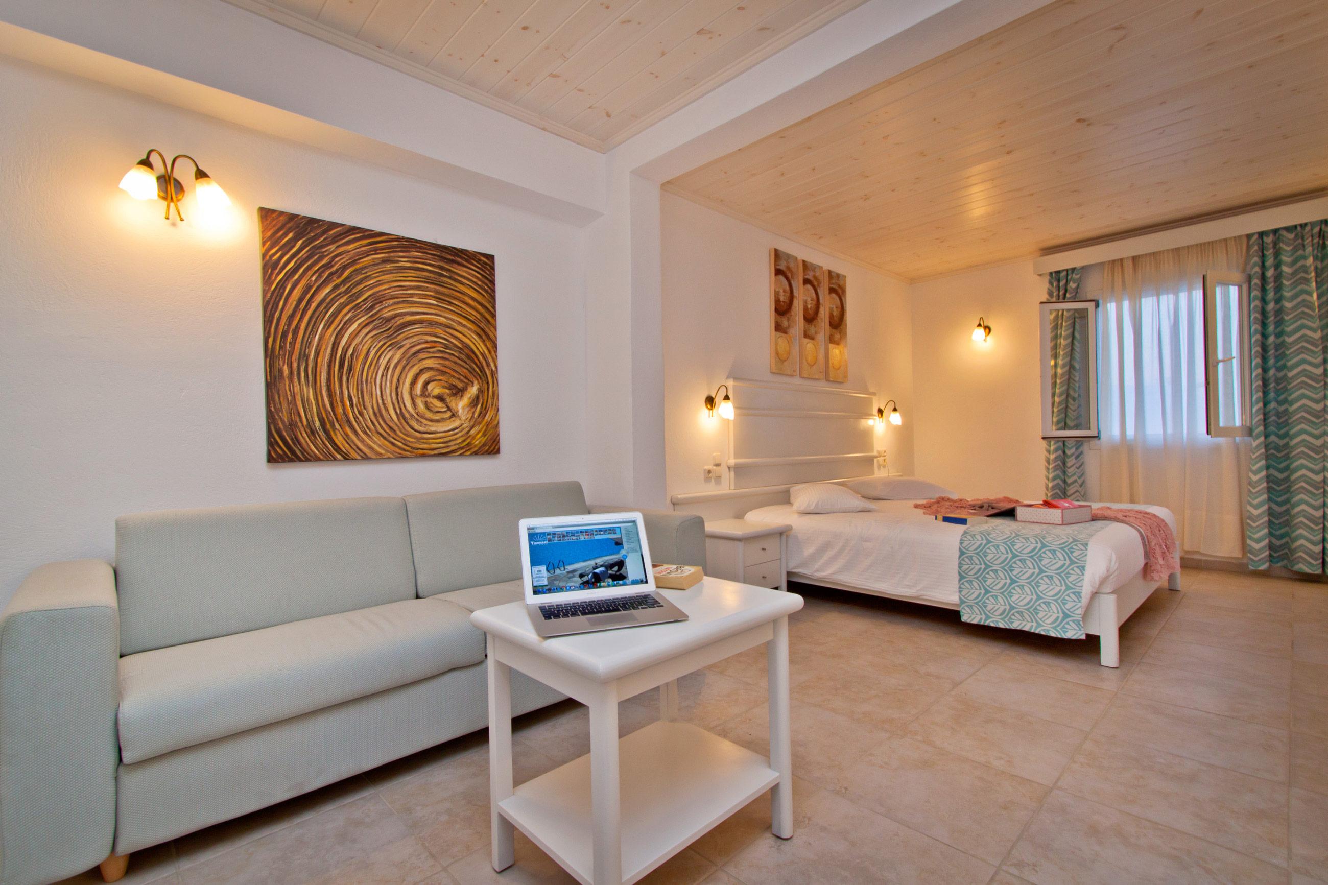 Yiannaki Hotel 4*