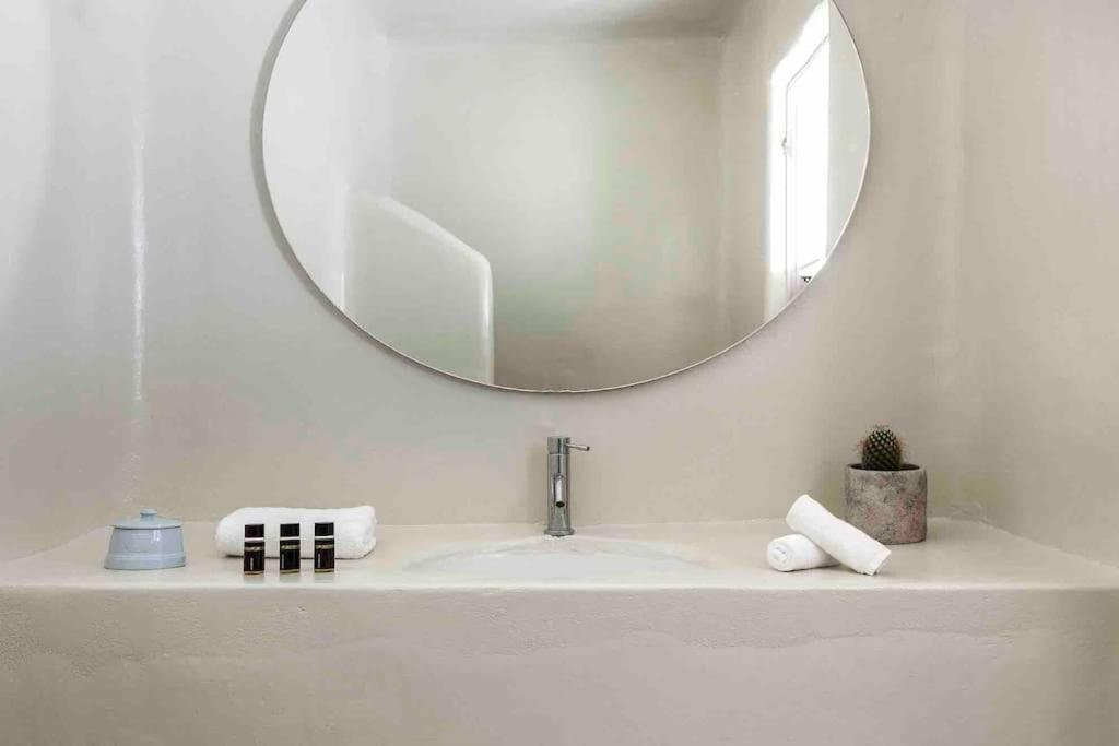 Elegant Seaside Villa, Great Views, Infinity Pool, Lia, Mykonos Villa *