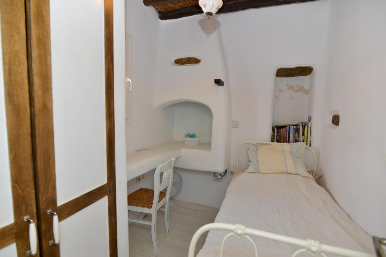 Mykonos 4 Bedroom Cycladic With Free Parking Villa *