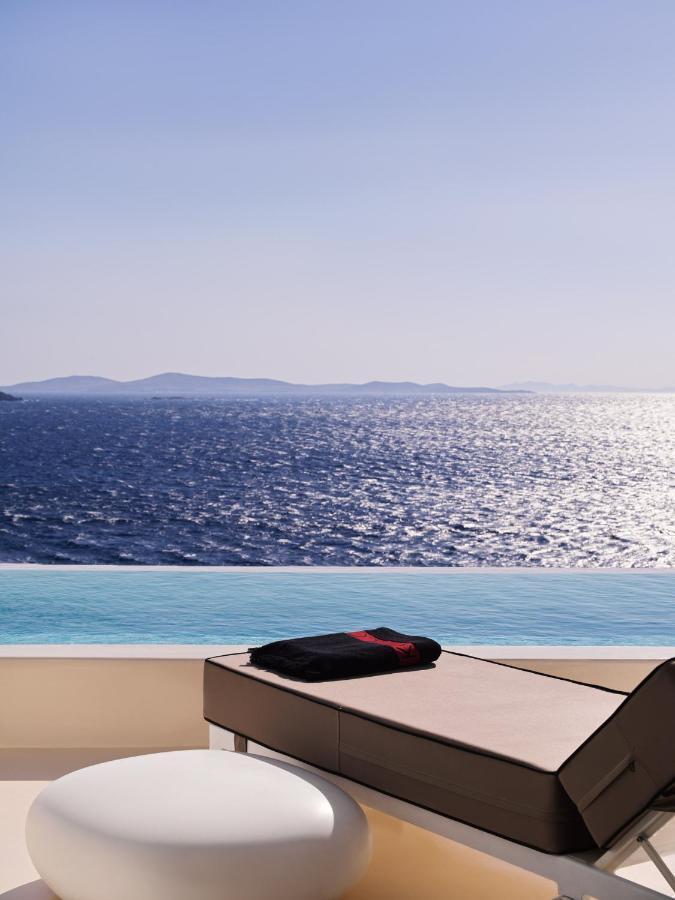 Kouros & Hotel