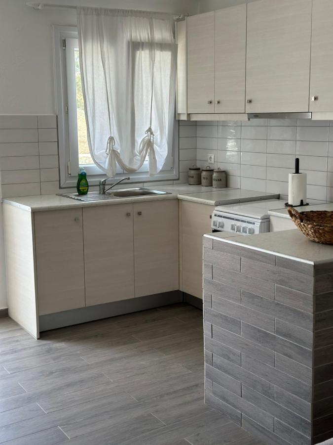Eleni's Village Apartment Klouvas
